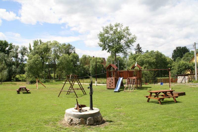Karpnicka Struga W Dolinie Palacow I Ogrodow 耶莱尼亚古拉 外观 照片