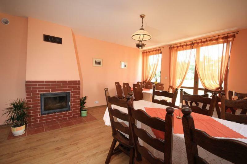 Karpnicka Struga W Dolinie Palacow I Ogrodow 耶莱尼亚古拉 外观 照片